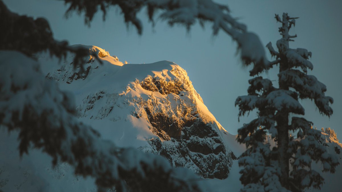 johncwingfield's tweet image. Winter evenings in the Cascades