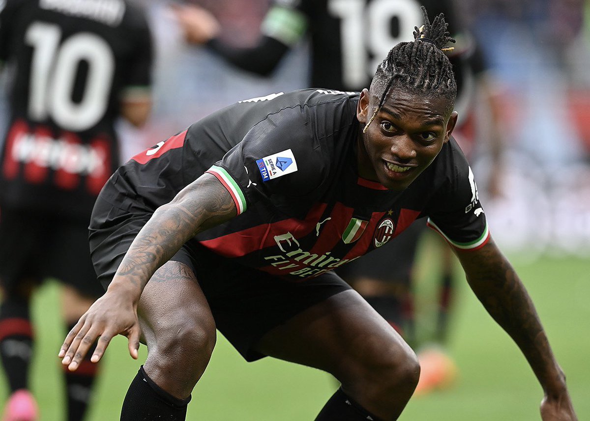 acmilanven's tweet photo. Ola k ase.

Marcando golazos o k ase.

#RafaLeao ❤️🖤 https://t.co/ogMoSc8eLh