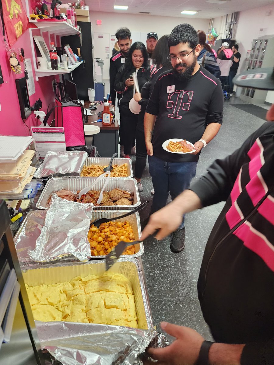 letsgoTMOVa's tweet photo. Amazing store meeting introducing our new plans to our amazing teams!!!! #625F #256G
And we surprised @RestmanNOVA receiving his crown for winning the Q1 Total Experience Champion!!!! He's always there for US and his customers!!! Congratulations, Rico !!! #SMHarrisonburg https://t.co/1x30A79rHu