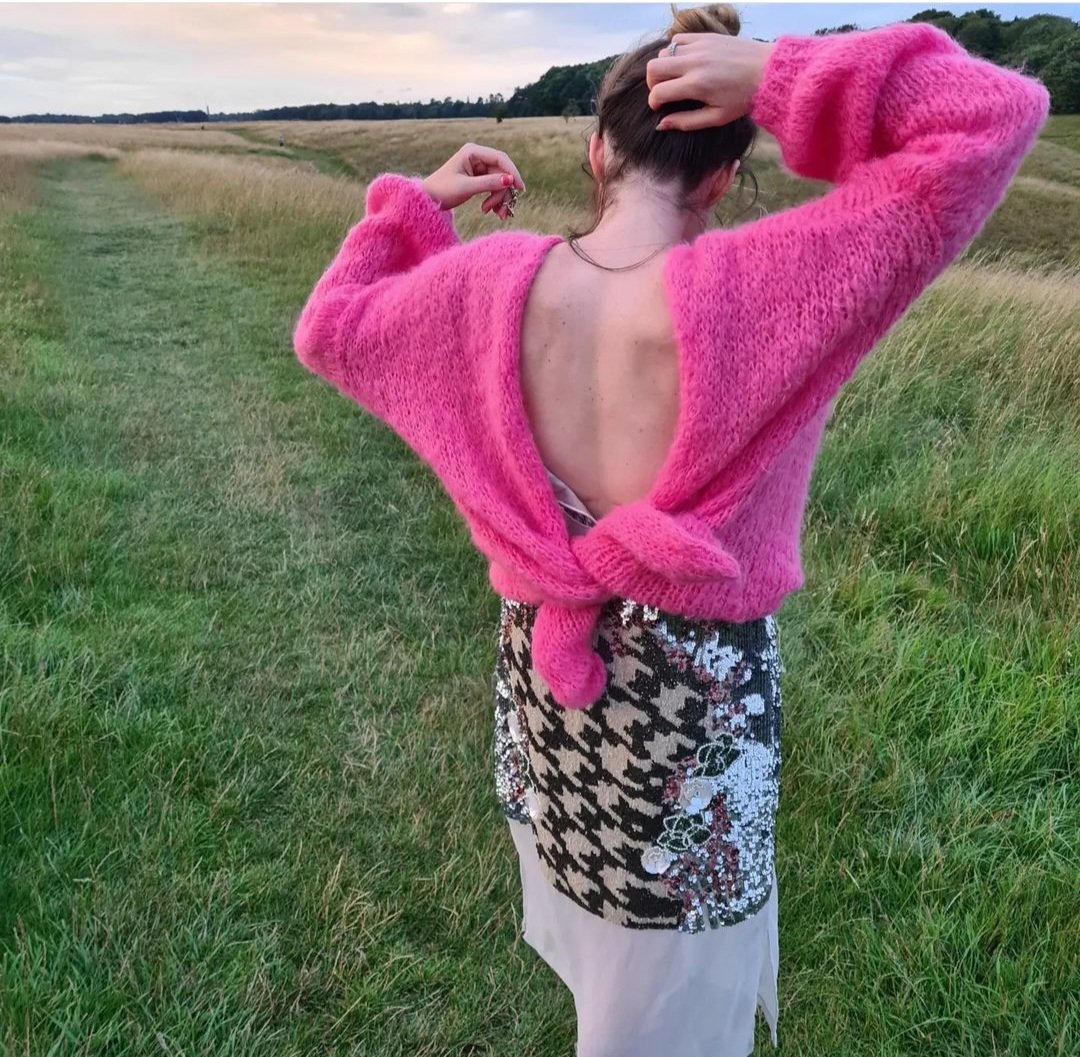 CIFDtweets's tweet photo. Superfine Alpaca Knit from #missshesgotknits #irishfashion #knitwear #Irishknitwear #handknit #cardigan #pinkcardigan #Alpaca #IrishFashionArt #irishdesign #CIFD https://t.co/9D0SSfaGiP