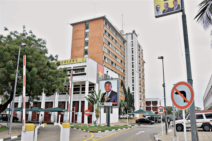 iAngola tweet media