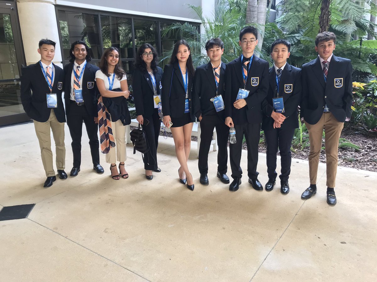 JC DECA-Ready to compete at the DECA Super Bowl! @LeadGladiator <a href="/Steve_Sweigart/">Steve Sweigart,Ed.D</a> @Valeriemoyer <a href="/MrJ_JCHS/">MrJ’sconnect</a> <a href="/FCSCTAE/">Fulton County Schools CTAE</a>