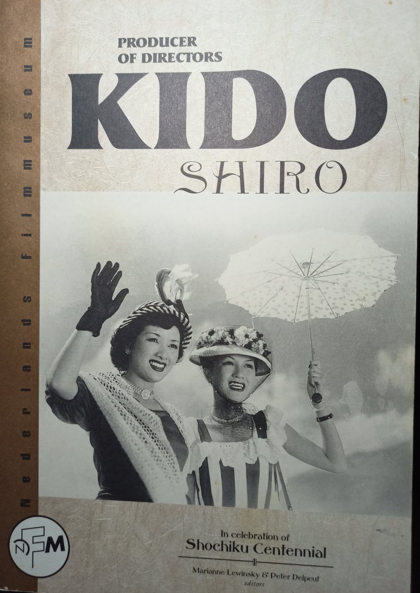 moll_andre's tweet image. Recuerdos de una antología del patrón de la #Shochiku 
#ShiroKido ,donde coincidieron muchos años,dos cineastas que hacían un mismo género de films.Dos universos paralelos pero de personalidad propia:unos jóvenes  #YasujiroOzu y #HiroshiShimizu( los dos 23años 📷)  #FilmTwitter