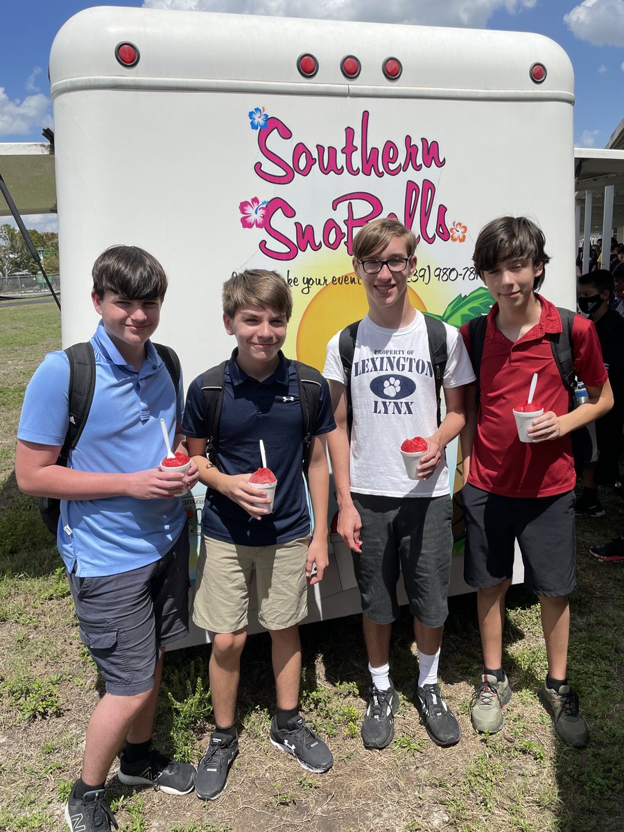 lxmsmiddle's tweet image. Congratulations to our Straight A Cafe participants! And thank you Southern SnowBalls for the treats! #leetweets