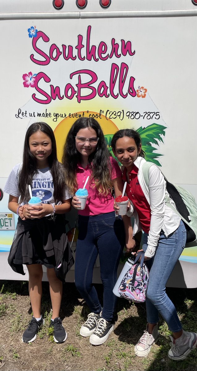 lxmsmiddle's tweet image. Congratulations to our Straight A Cafe participants! And thank you Southern SnowBalls for the treats! #leetweets