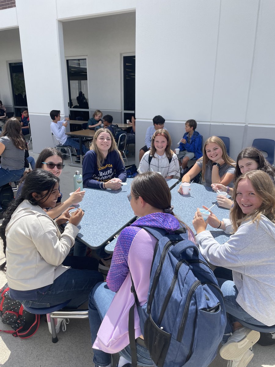 lxmsmiddle's tweet image. Congratulations to our Straight A Cafe participants! And thank you Southern SnowBalls for the treats! #leetweets