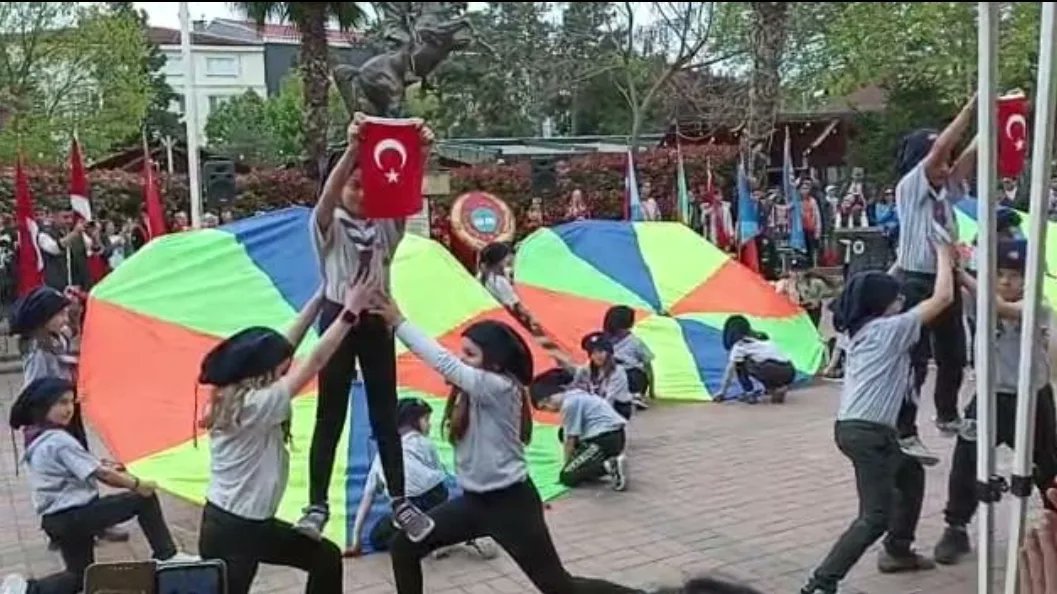 VeliogluCaycuma's tweet photo. 23 Nisan Ulusal Egemenlik ve Çocuk Bayramımızı coşkuyla kutladık @tcmeb @ZonguldakMEM @zuleyhaaldogan @caycumakymkligi @caycumailcemem @ismailbas67 https://t.co/1SRmKe6pcg