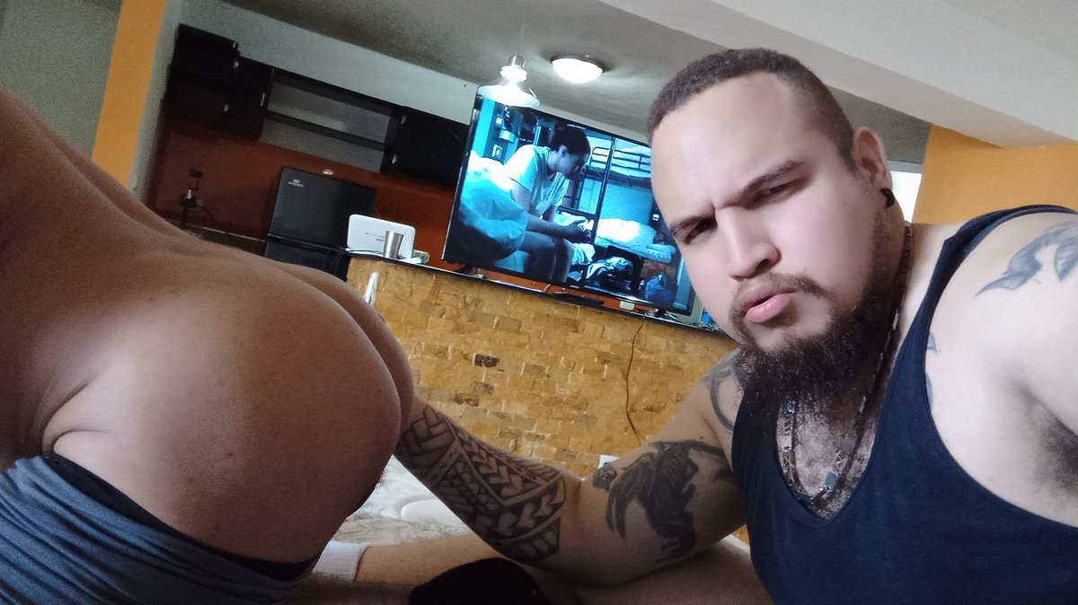 Ernesto73501835's tweet photo. @sabeyoundry Yo también tengo mi foto con él @Scotybrayan @tattoobrayan2 https://t.co/mmnu89vrWF