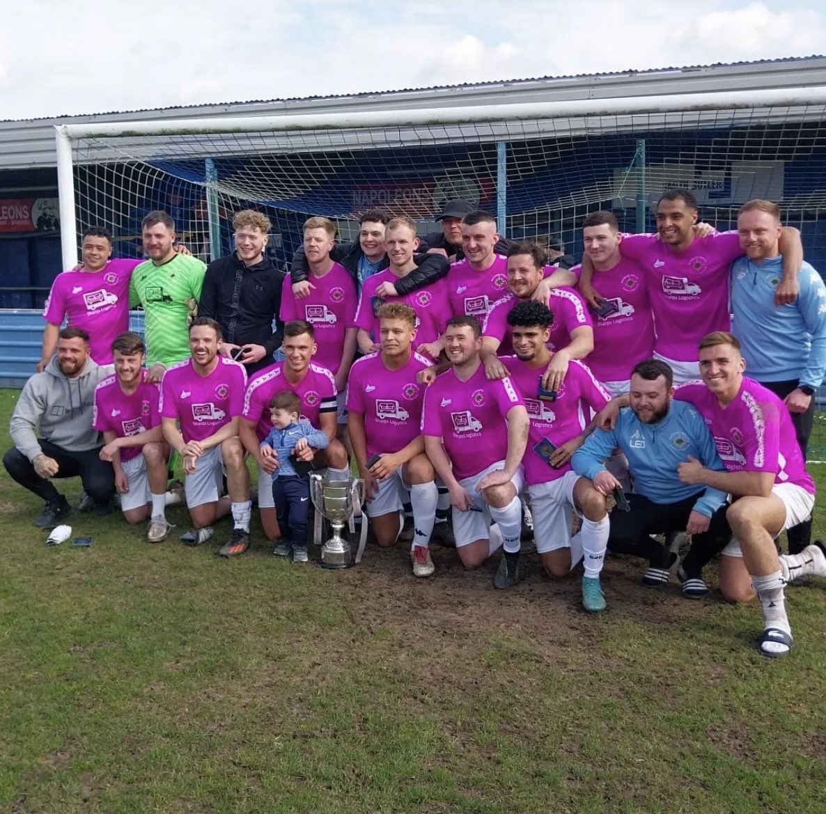 eisafaulding_4's tweet photo. Up the fucking westwood🏆 https://t.co/QmvxYC8YuM