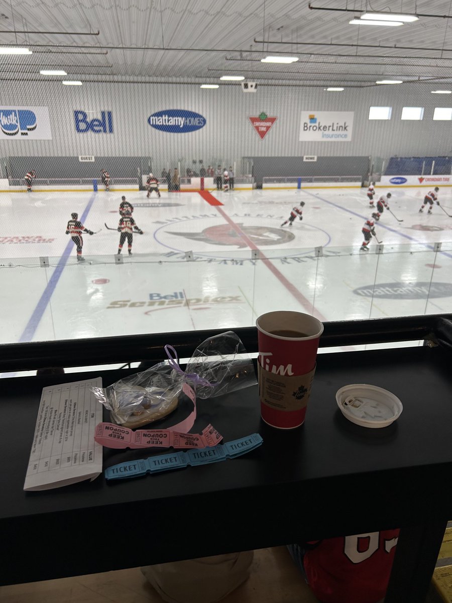 johnswettenham's tweet photo. Stage set for #memc ⁦@senatorsalumni⁩ ⁦@OttawaHospital⁩ Docs.  Odds on underdogs https://t.co/VV7qlXPKPQ