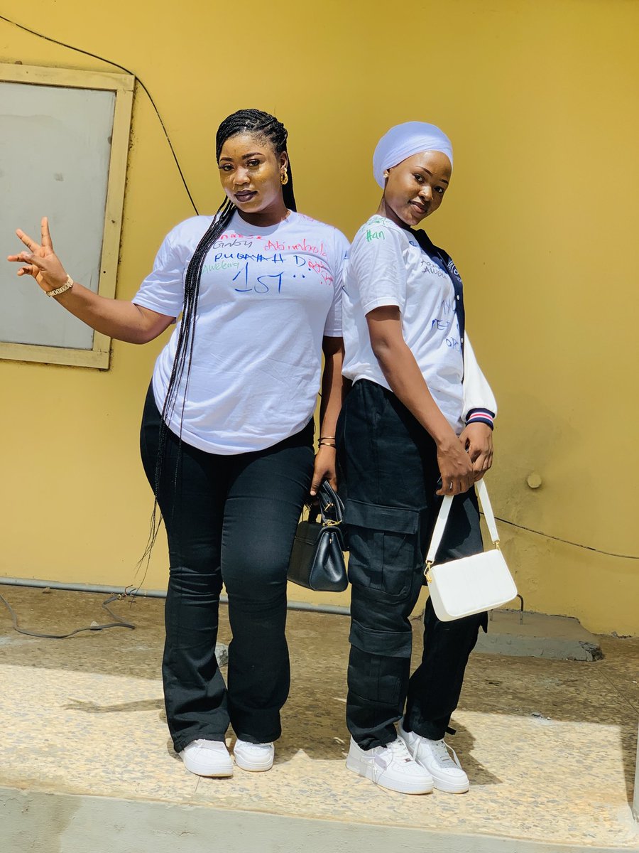 RuqayahThe's tweet photo. And so the adventure begins...
#lastdaysinoou
#graduatevibes
#OOUSignout
#oou https://t.co/b3XBzeEnK1