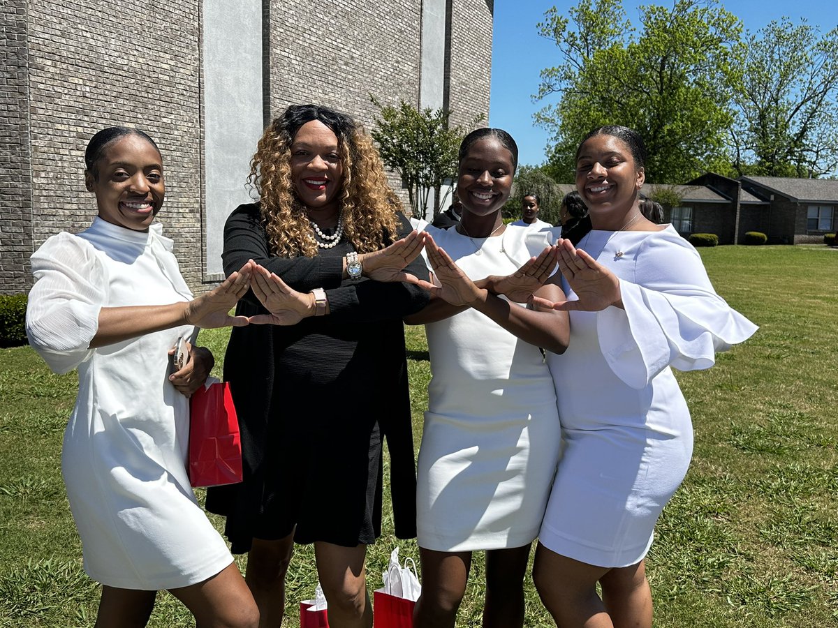 geegee1913's tweet photo. S/o to the newly initiated Sorors of the #BetaEta chapter! We had 2 Volleyball players, 2 softball players, 4 cheerleaders, and 1 student Athletic trainer represented on this line of 65. Congratulations, ladies! May you go out into the world and make your mark as a Delta should! https://t.co/bey5iDrAbw