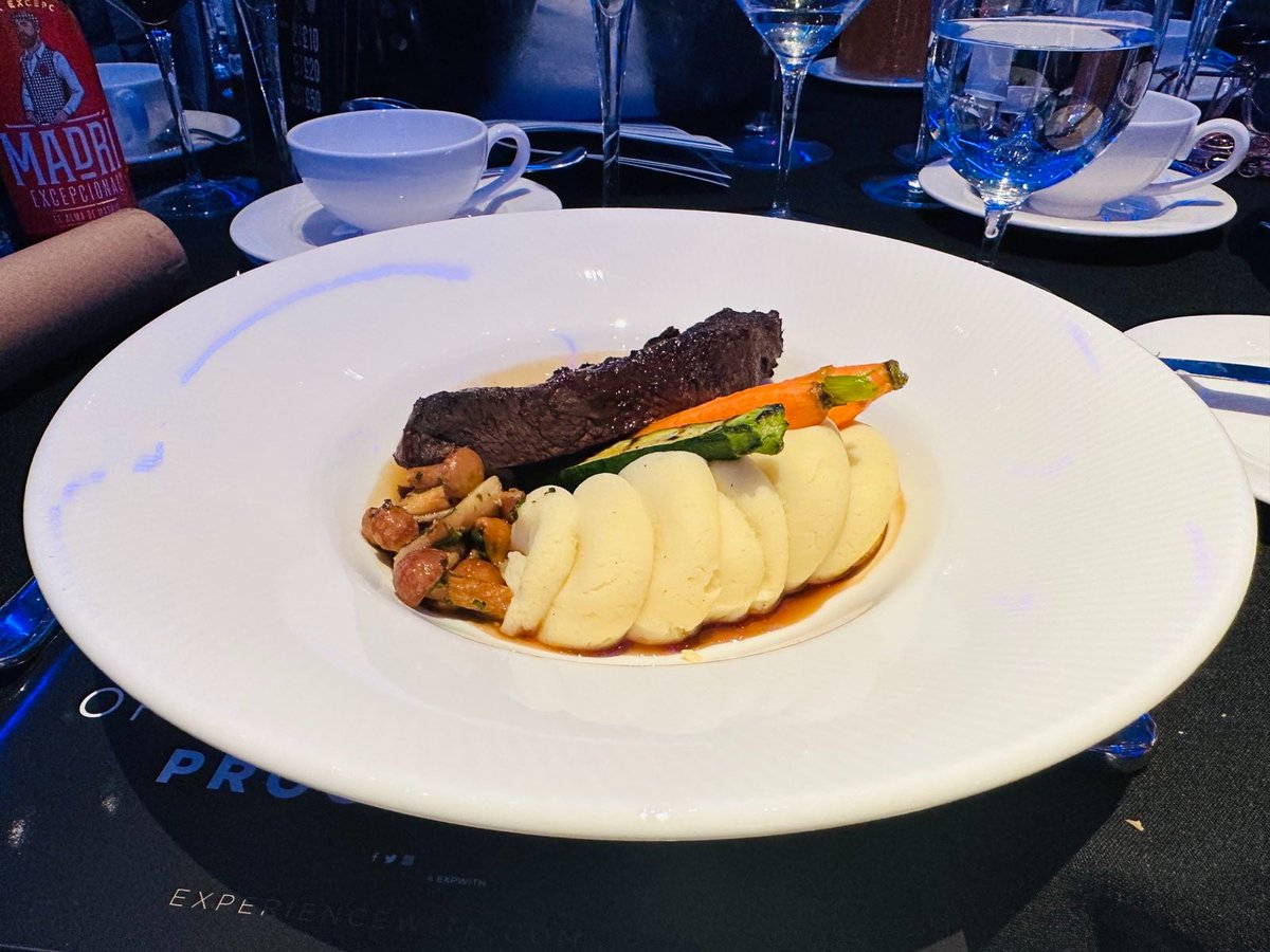 AMGFamily63's tweet photo. Waiting for the #Legend (But this is how it can be endured😍)
@InterConHotels #anexpwith @DB_Dogboy @N0TINSERVICE https://t.co/6cj9wIzmUQ