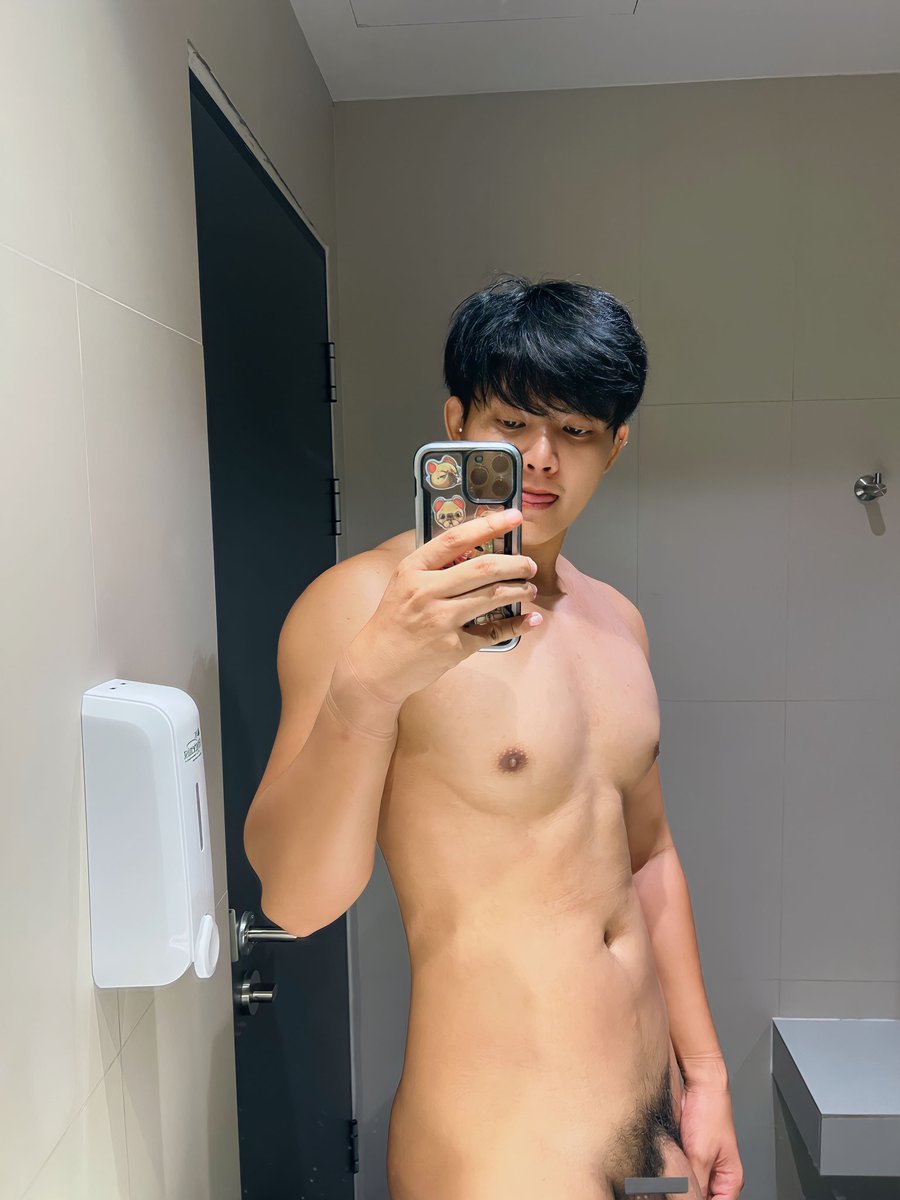 tonpakid's tweet photo. ชอบหุ่นตัวเองตอนนี้ 😳 https://t.co/TwV4XKZDLT