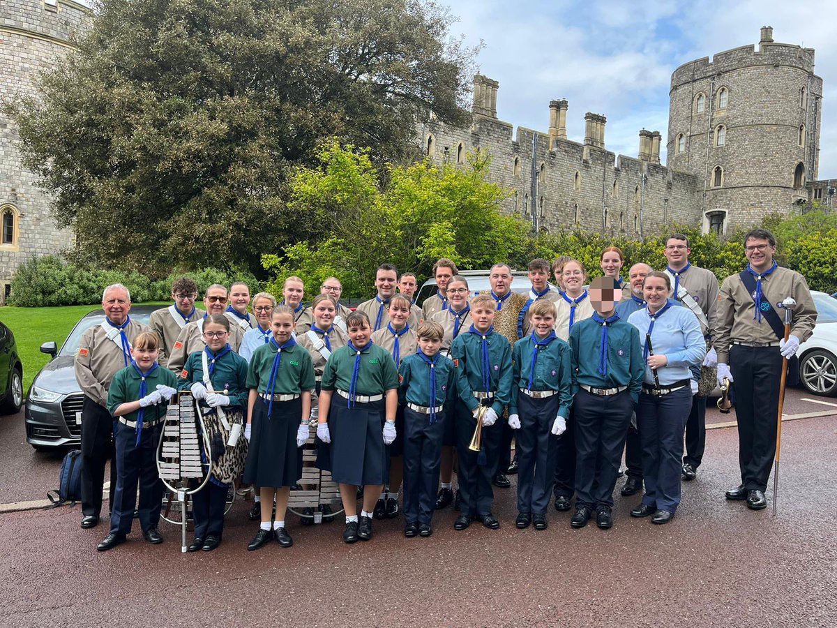 SystonScouts's tweet photo. Despite the very rainy start to the day, the band managed to perform their display on the lawn of Windsor Castle as well as march the Queen and King Scouts around the castle for the Scouts Day of Celebration and Achievement. 

#SystonScouts #SkillsForLife @scouts @LeicsScouts https://t.co/UTtOvTJJGG