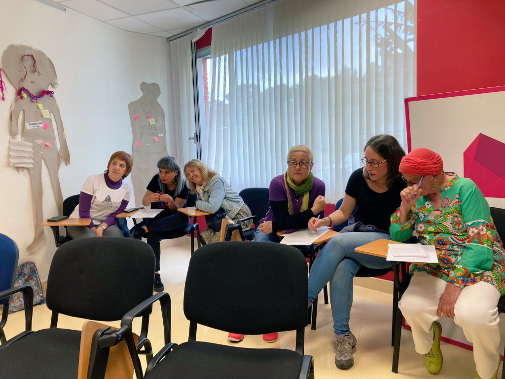 KiskaliGTF's tweet photo. #5urteKiskali

Antolakuntza feminista gure garra! mahai inguruarekin hasi genuen urteurrena. Mahai inguruko grabaketa laster danon eskura jarriko dugu💫

Neska* gazteok iraultza feminista, eskerrik asko taldeei hausnarketak eta zuon ibilbidea gurekin partekatzeagatik❤️‍🔥 https://t.co/gJK7uS0z9W