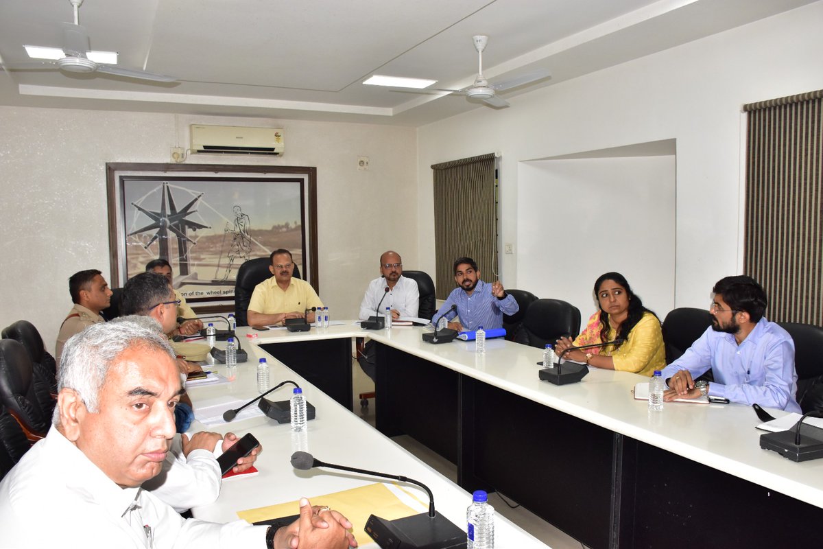 InfoGujarat's tweet image. પાવાગઢના વિકાસ સંદર્ભે મુખ્ય સચિવ શ્રી રાજકુમારની અધ્યક્ષતામાં હાલોલ સર્કિટ હાઉસ ખાતે બેઠક યોજાઈ; #પાવાગઢ તીર્થક્ષેત્રના વિકાસના ફેઝ-૩ અને ફેઝ-૪ના કુલ મળીને ₹183.35 કરોડના ખર્ચે નવીનીકરણના કામો કરાશે..

#Pavagadh #Gujarat