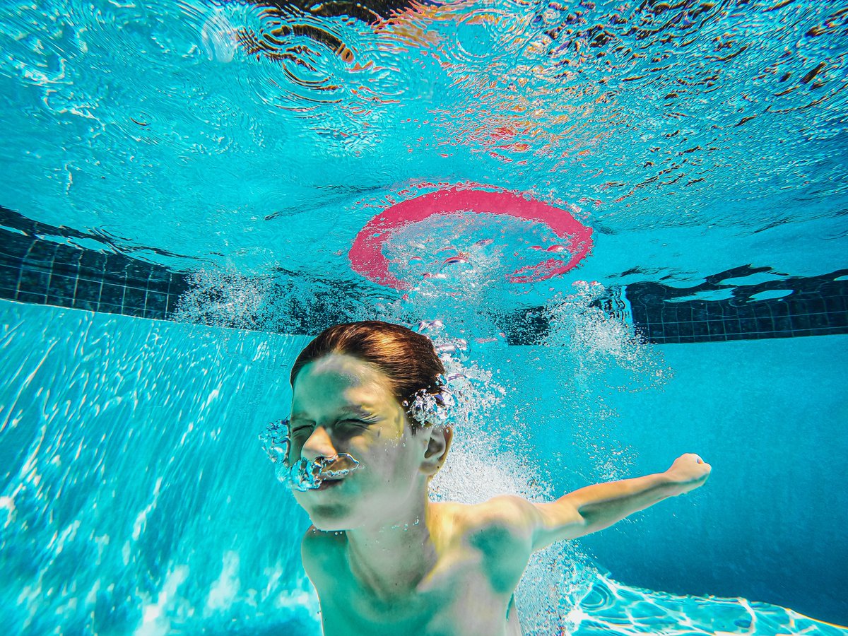 zwembadabcoude's tweet photo. Heb jij onze nieuwsbrief al gelezen? Hierin o.m. een overzicht van de zwemactiviteiten in de vakantie,  activiteiten voor senioren in De Sprong en aandacht voor waterpolo van De Meerkoeten de zwemcursus Borstcrawl van @KNZBned en AquaBrainWave. https://t.co/7JZG4pTuVa https://t.co/EKEYAbgkOR
