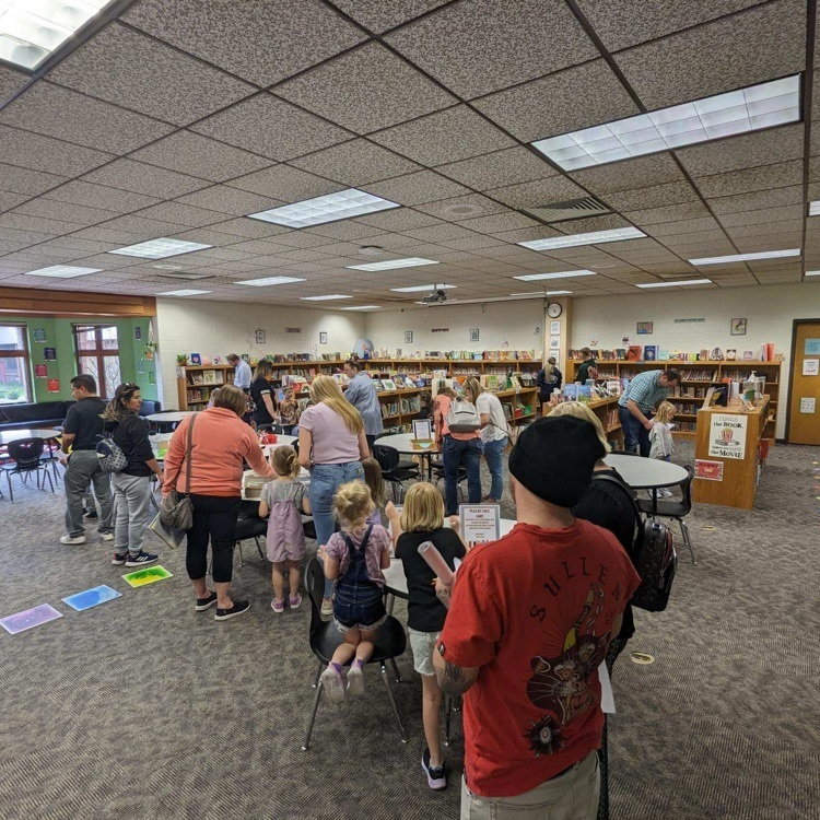 Concord_SS's tweet image. South Side enjoyed meeting our incoming Kinder students this week at Kindergarten around Up. Welcome class of 2036! We can&apos;t wait to see you again in August!! 💚

#southsiderocks