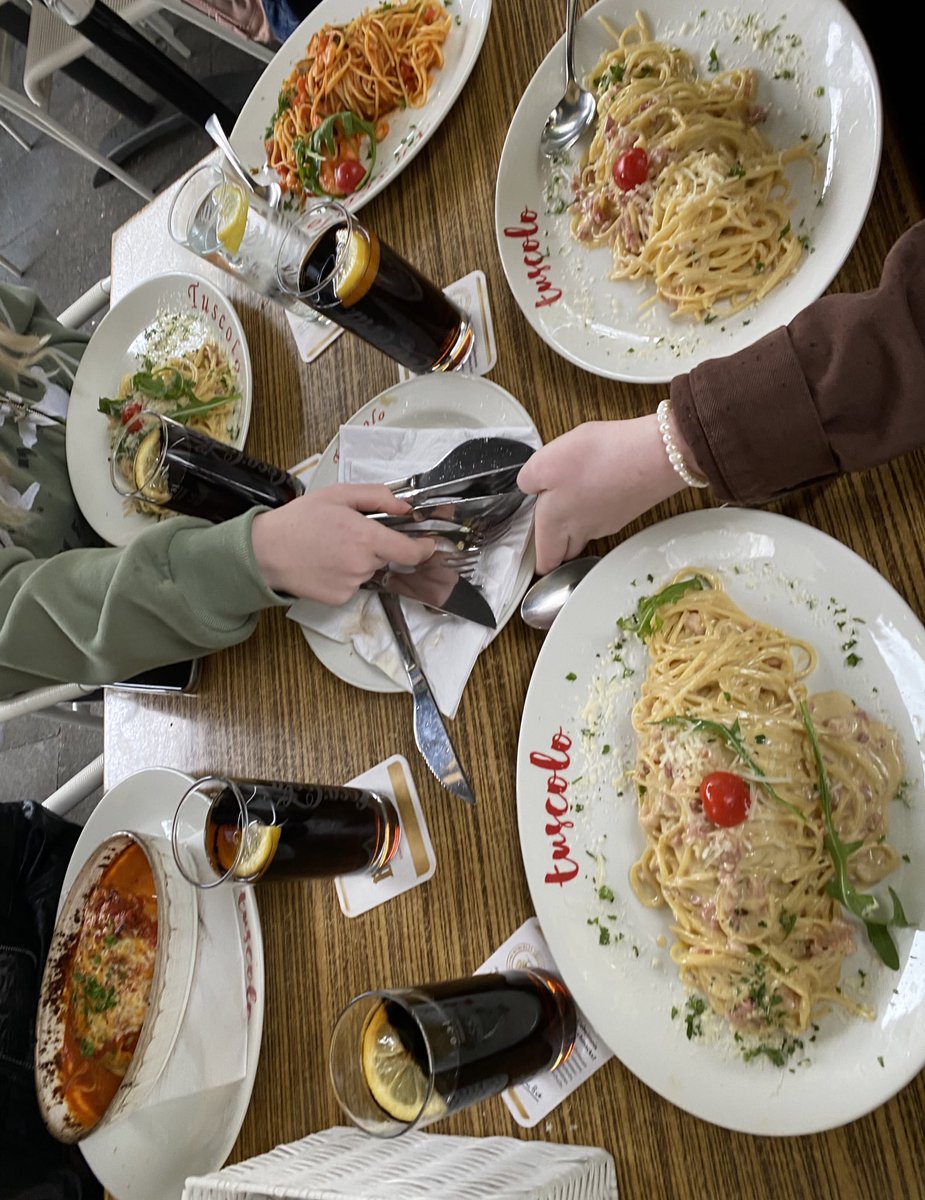KT_W18's tweet photo. Tuscolo’s 😋 #erasmus23 https://t.co/p34gCrOtTw