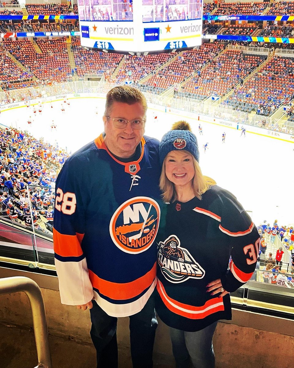 Deborah512's tweet photo. Let’s Go ISLANDERS!!! Bring the cup home! 🧡💙#isles #LGI #StanleyCupPlayoffs https://t.co/49KRREWJWG