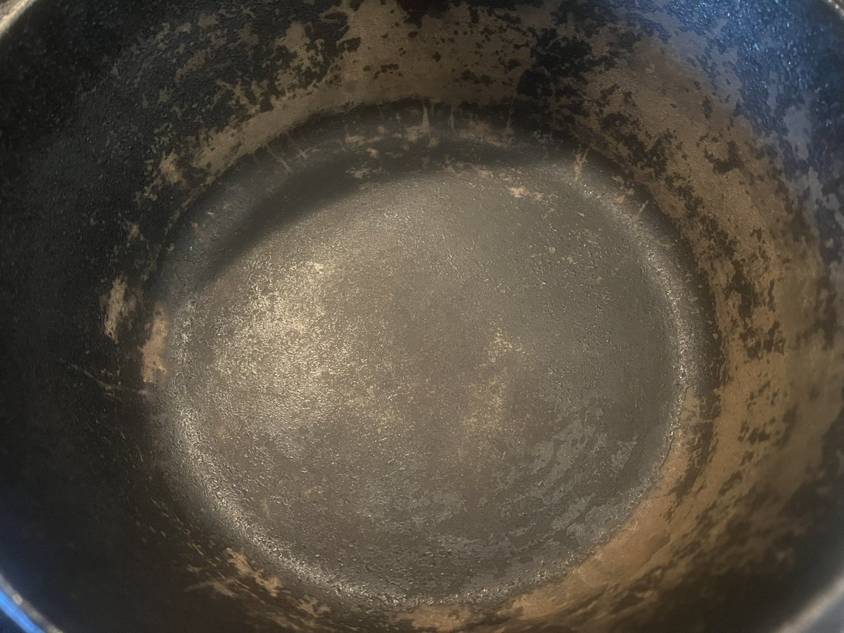 Covid again &amp; using quarantine to catch up on House Stuff™️. Currently trying to strip &amp; re-season a cast iron dutch oven. I’m looking for a vid ref’d in my fav podcast, Home Cooking by @CiaoSamin &amp; <a href="/HrishiHirway/">Hrishikesh Hirway</a> (ep w/Jason Mantzoukas)—but it’s not here! homecooking.show/resources