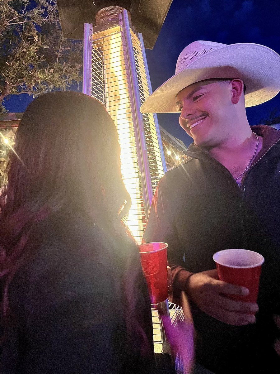 your eyes keep me conscious of all the sweet things that i am 

my sweet love 🤍