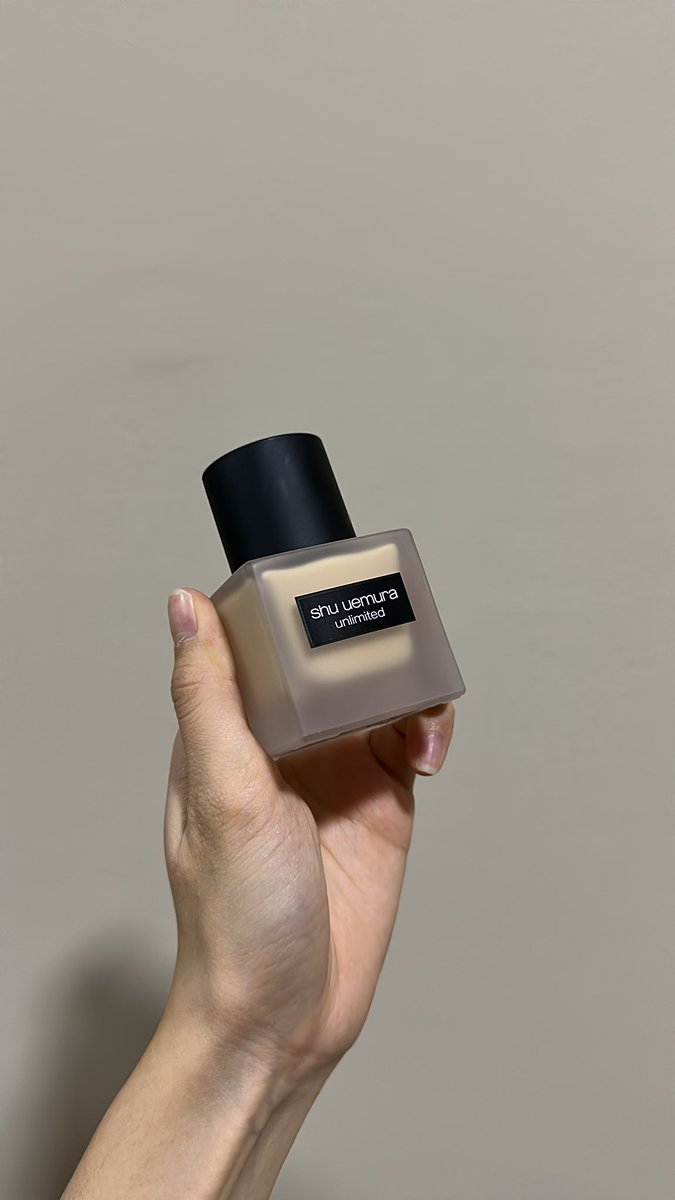 sofeashra's tweet photo. tgh terkejut beruk skrg ni sbb i wore full face of makeup the whole day pastu bila balik rumah tgk cermin, mmg takde smile line langsung. the only new products yg i started incorporating in my makeup routine recently are these https://t.co/5gD422GLZ5