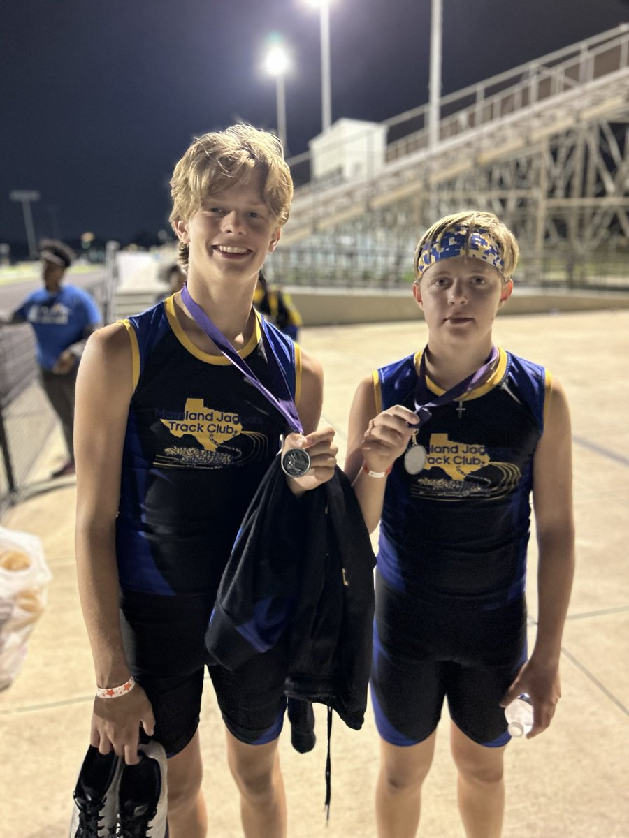 Julesmelynn's tweet photo. Whew was a late night last night under the lights watching my boy and his team pull second place in the 4x400 as the very last race of the night under the lights at the HTown Hurricanes meet in Texas City! Grateful for our team and coaches. #novolume #mommalosthervoice https://t.co/jnc9m5DqFg