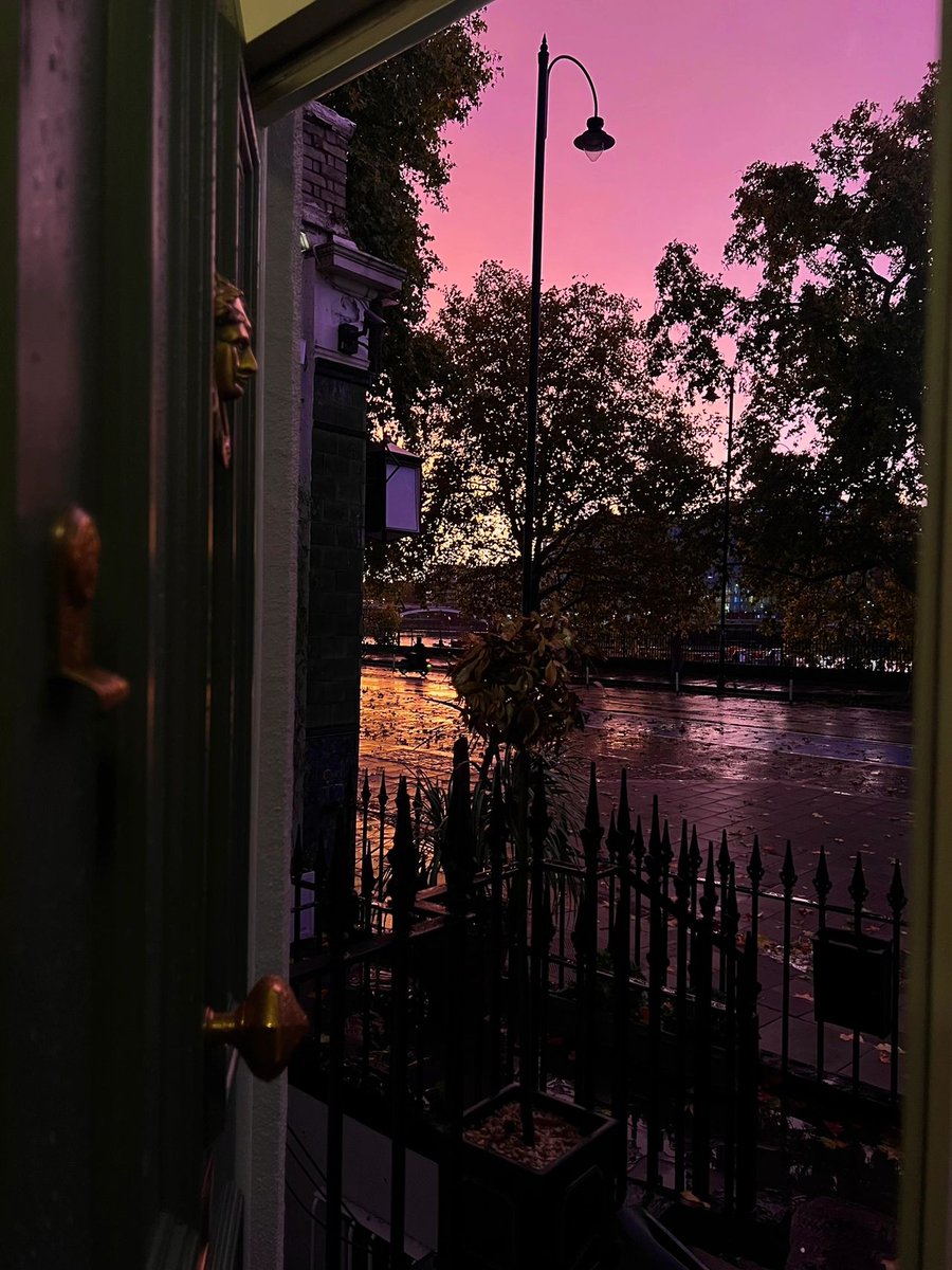 MahuguCyrus's tweet photo. The sunset after the rain is picturesque🌧️ https://t.co/ecZqa3zHOu