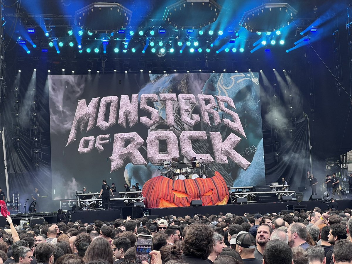 FabioMota75's tweet photo. Monster of rock https://t.co/CmUwbEM1oI