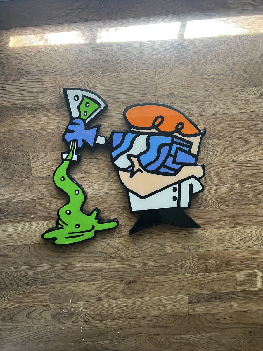 organicshorty's tweet photo. hand cut and painted by me :) https://t.co/akBLu8n4ve