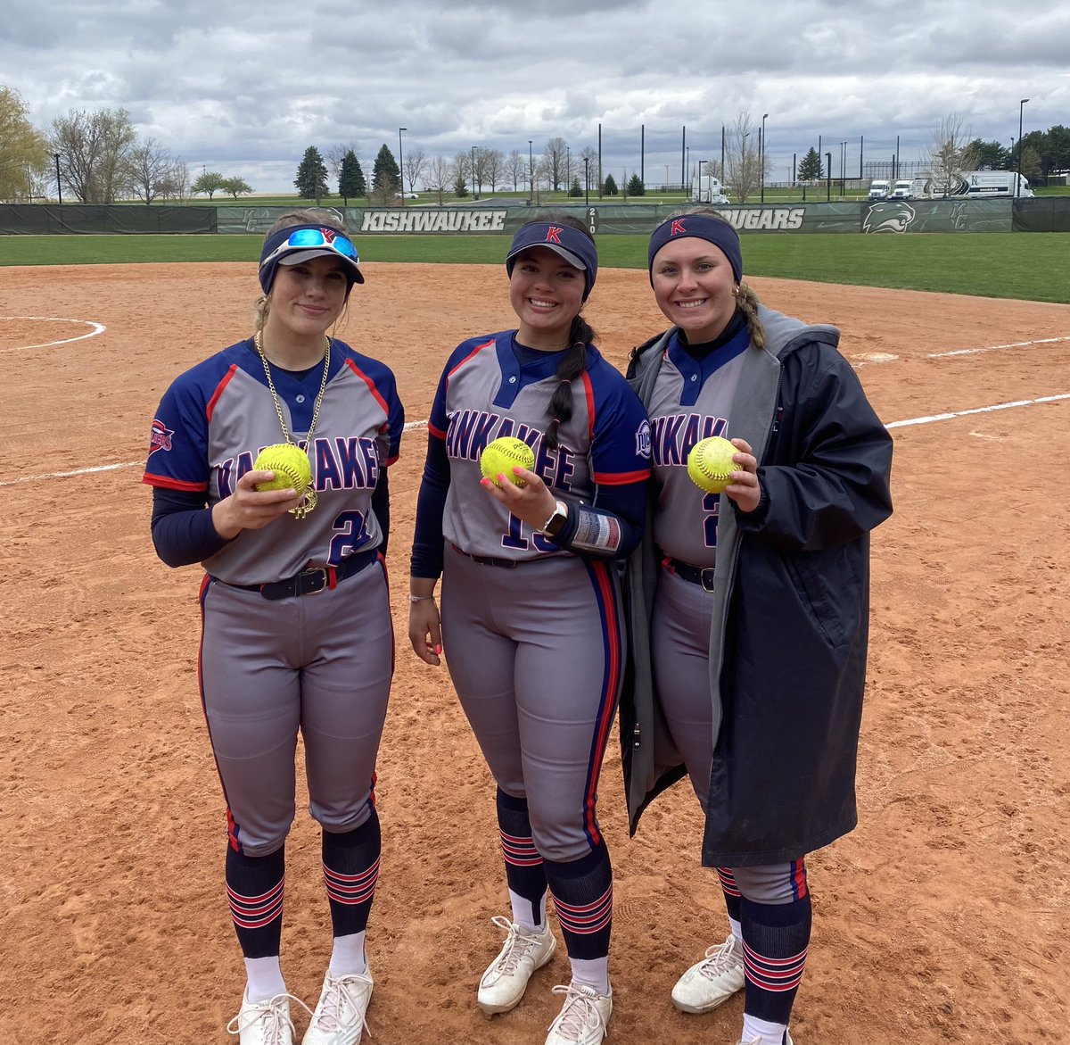 💣💣💣

3 bombs, 1 game 🤯

#humcavs