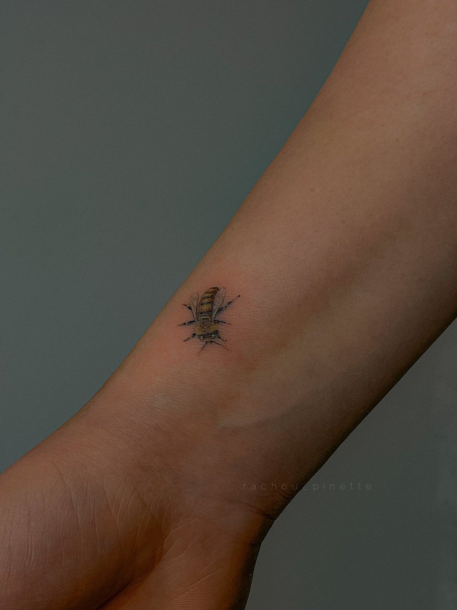 ptite abeille fraîchement retouchée :p