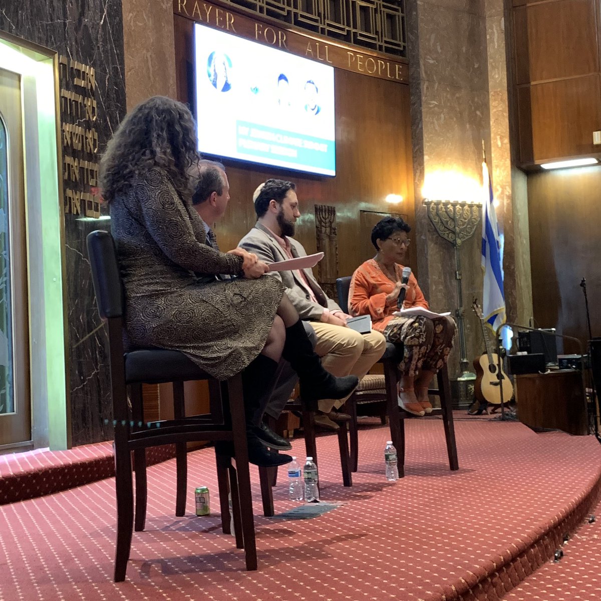 Peggy Shepard talks climate justice on the @joindayenu & @TheRAC Earth Day Climate Action Summit panel with @NYCComptroller, @NYSERDA @VladGutman, & moderator @rjennierosenn.
