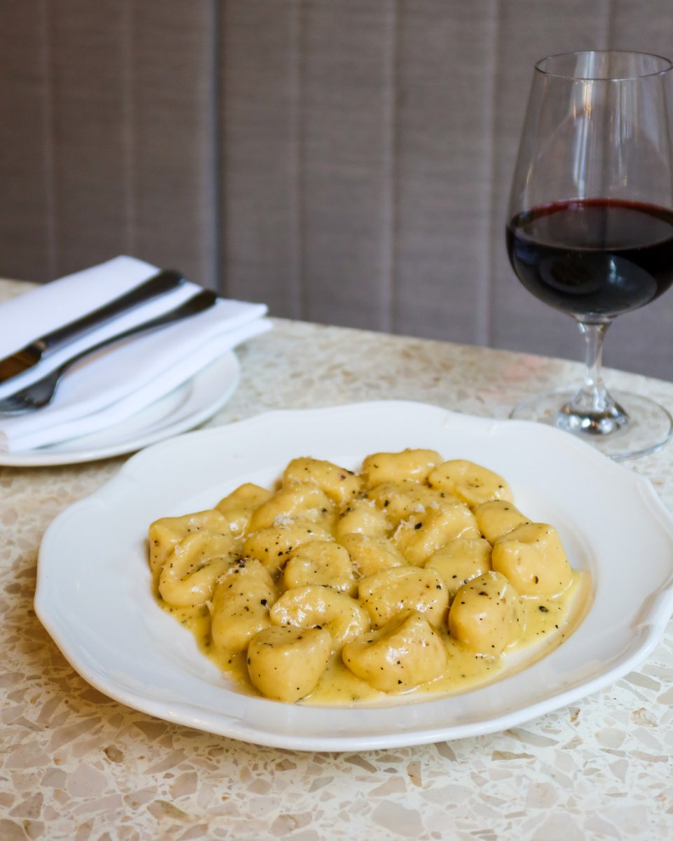 Cafe_Murano's tweet photo. A Cafe Murano classic dish, providing comfort and satisfaction with every bite. Our Gnocchi cacio e pepe is made with a silky, buttery, peppery sauce, which just melts in the mouth. An @AngelaHartnett essential recipe for every season. https://t.co/Y7vjWBxRto