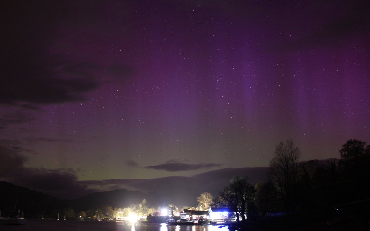 Aurora 23.4.23
Waterhead - Ambleside 
The Lake District 
⁦@StormHour⁩ ⁦@ThePhotoHour⁩ ⁦@chunder10⁩ ⁦@VirtualAstro⁩ ⁦@gazettenewsdesk⁩ 
#Aurora #StormHour #ThePhotoHour