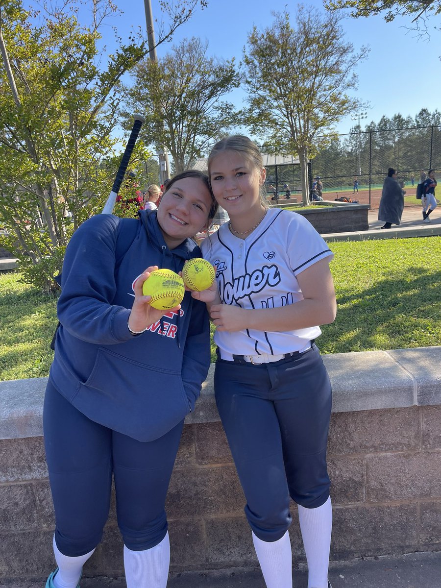 #44 McKenna Hall started the morning off hitting her first 💣 ever! #7 Addi Prewitt getting her second home-run this weekend!  Proud of you girls!