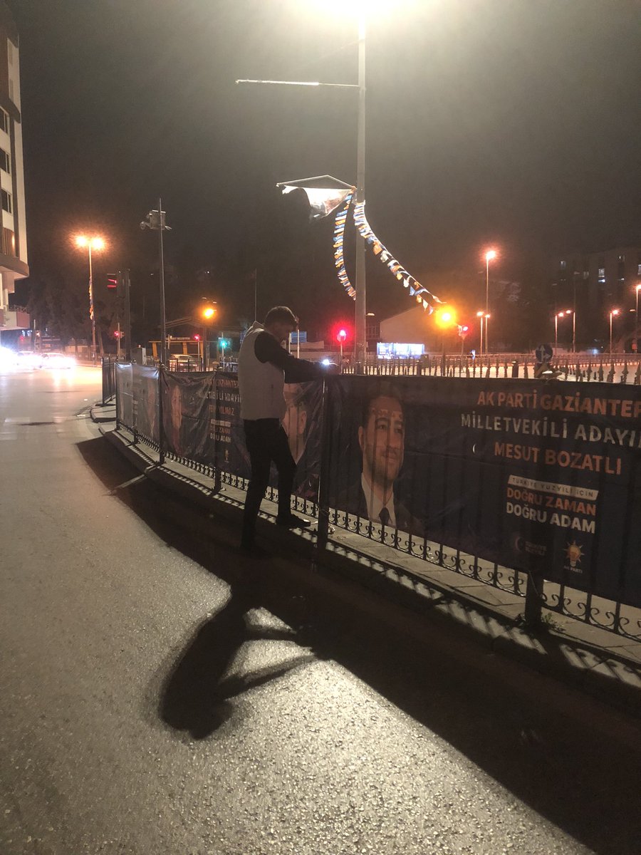 Eskinibrahim04's tweet photo. ⏰ 02:11

Gece gündüz fark etmez hakkım size Annenizin hak sütü gibi helal olsun
Pankart Çalışması
@RTErdogan 
@abdulhamitgul 
@FatmaSahin 
@ErtugrulTEYMUR 
@EyupOzkececi 
@AliSahin501 
@deryabakbak27 
@mesutbozatli 
@irfancelikaslan 
@BBozgeyik27 
@Yilmaz_feray 
@avmustafakapln https://t.co/yf6gHNbO1Q