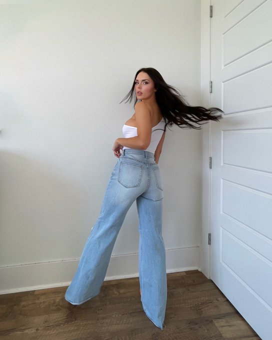 When the fight is over, but you hear him mumble something while you&rsquo;re walking away&hellip; 👀 https://t.co/<a href="/tag/bunnynewyear"class="tags"><span>#bunnynewyear</span></a>