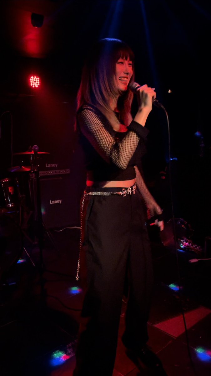 pikosukemaman's tweet image. 昨日のSTEPS BARのライブ🎤
新曲はほんわか可愛い曲🌞
#なぴこ