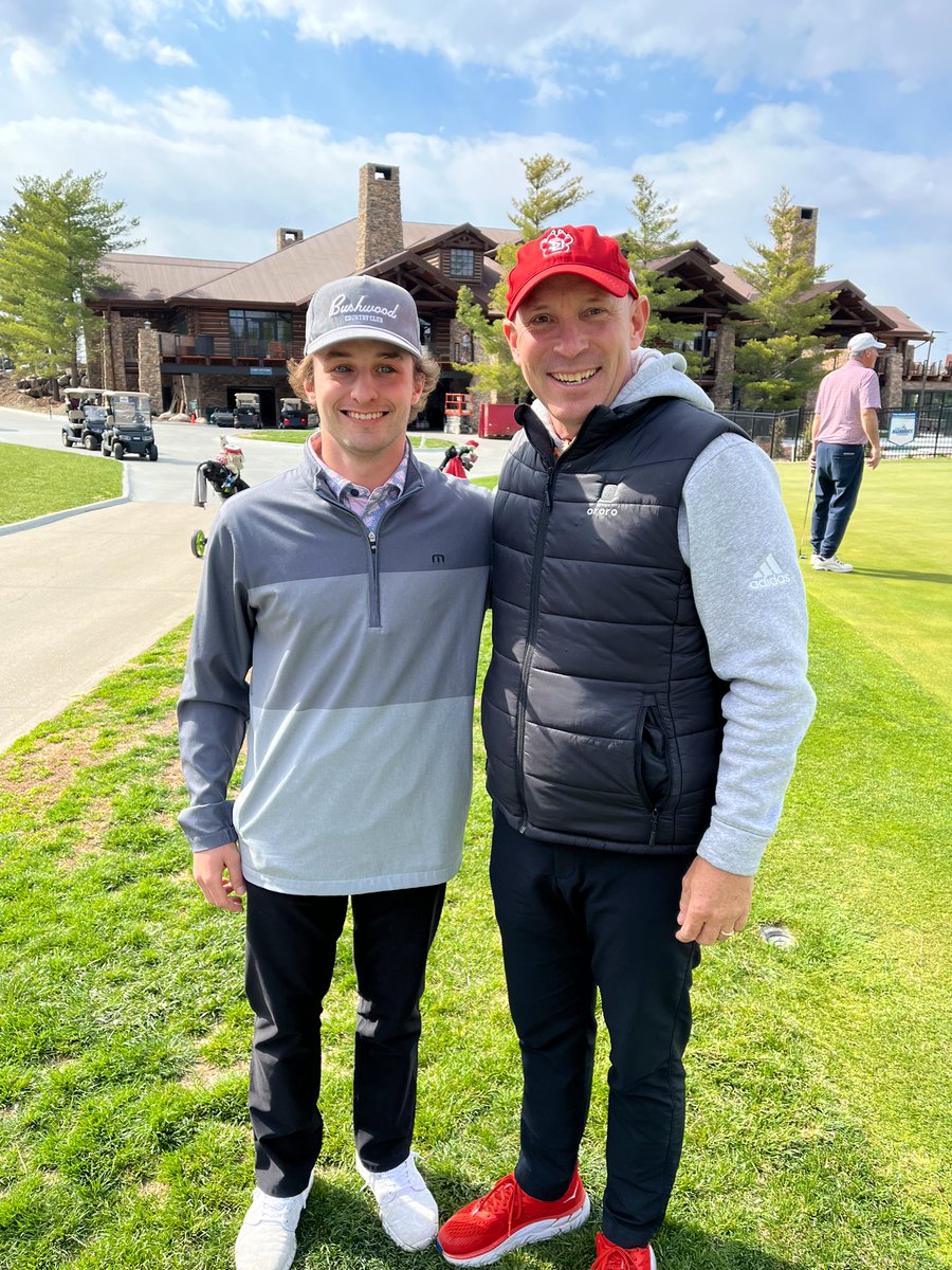 Love running into former #huskiesgolf players!  <a href="/ringSABELL132/">Levi SaBell</a> was a ringer for us in 2017! 

And you can be taking lessons from
him next year as he’ll be wrapping up his PGA certification!