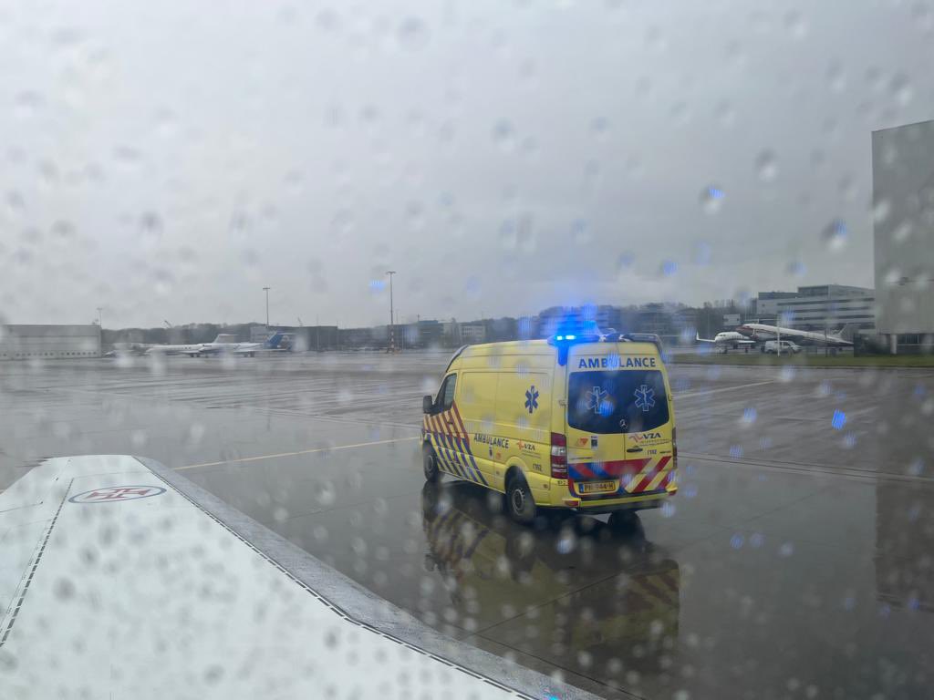 fap_pt's tweet photo. A #ForçaAérea, através de um avião Falcon 50, transportou de urgência um doente de Portugal para o estrangeiro para receber cuidados médicos, durante o dia de ontem.
A voar, protegemos.
#VoarParaSalvar #Falcon50 #Saude #E504 https://t.co/GTC0LGICqo