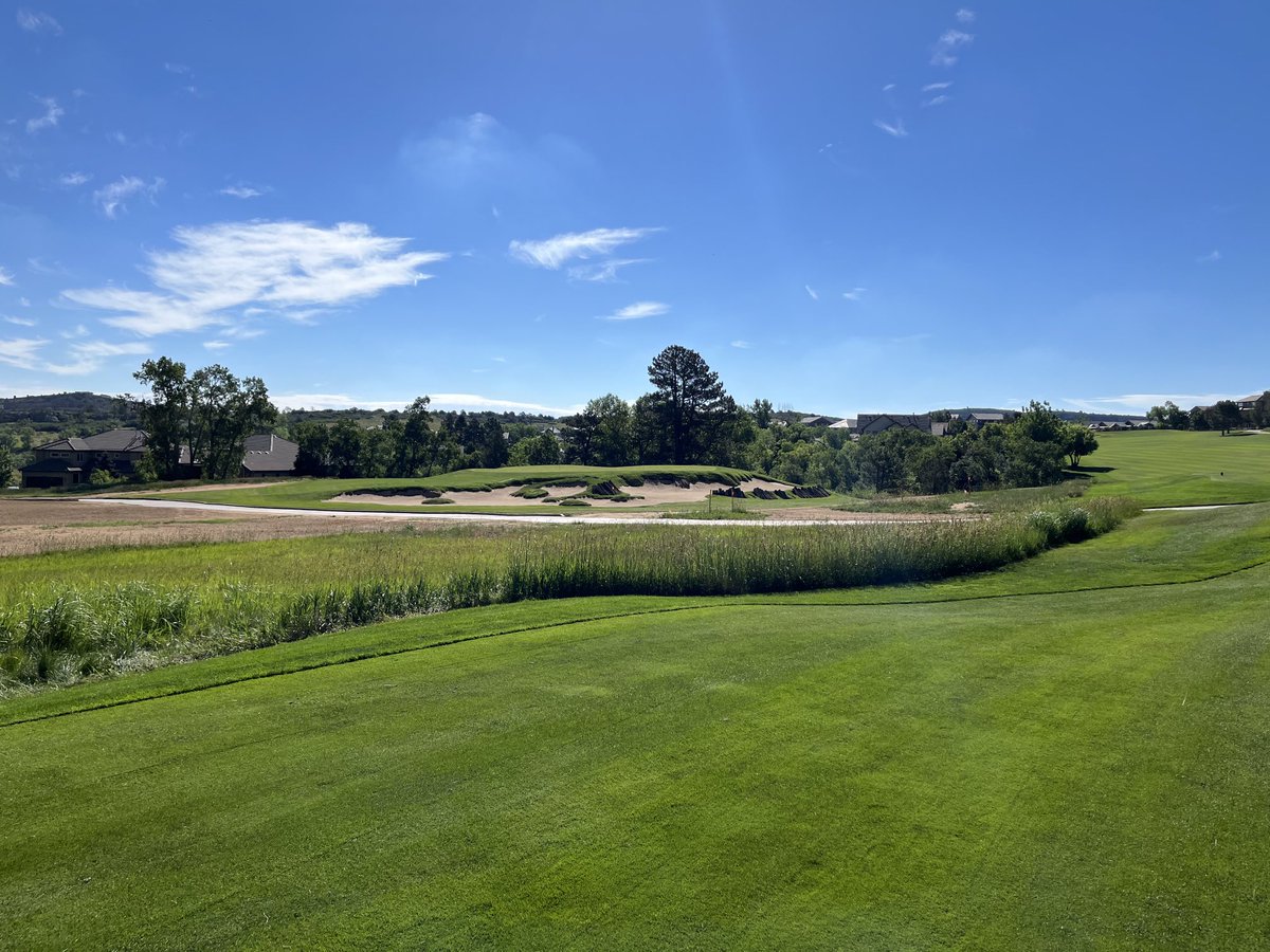 AtkinsonGolf's tweet image. The volcano green opened last summer at Red Rocks CC