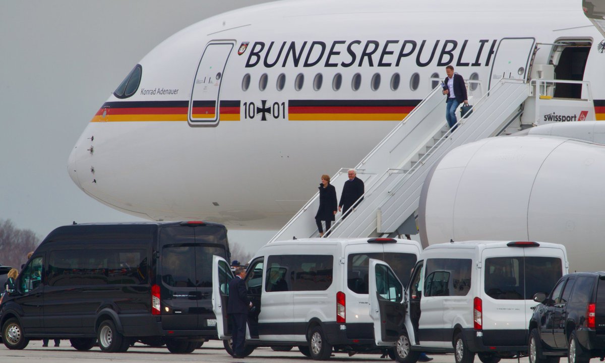 CdnAvSpotter's tweet image. A little Luftwaffe action today at YOW.  President Frank-Walter Steinmeier of Germany is visiting Canada with his first stop in Ottawa.  Airbus A350-9, reg 10+01. April 23, 2023 #AirbusA350 #Luftwaffe #CYOW #GermanAirForce
