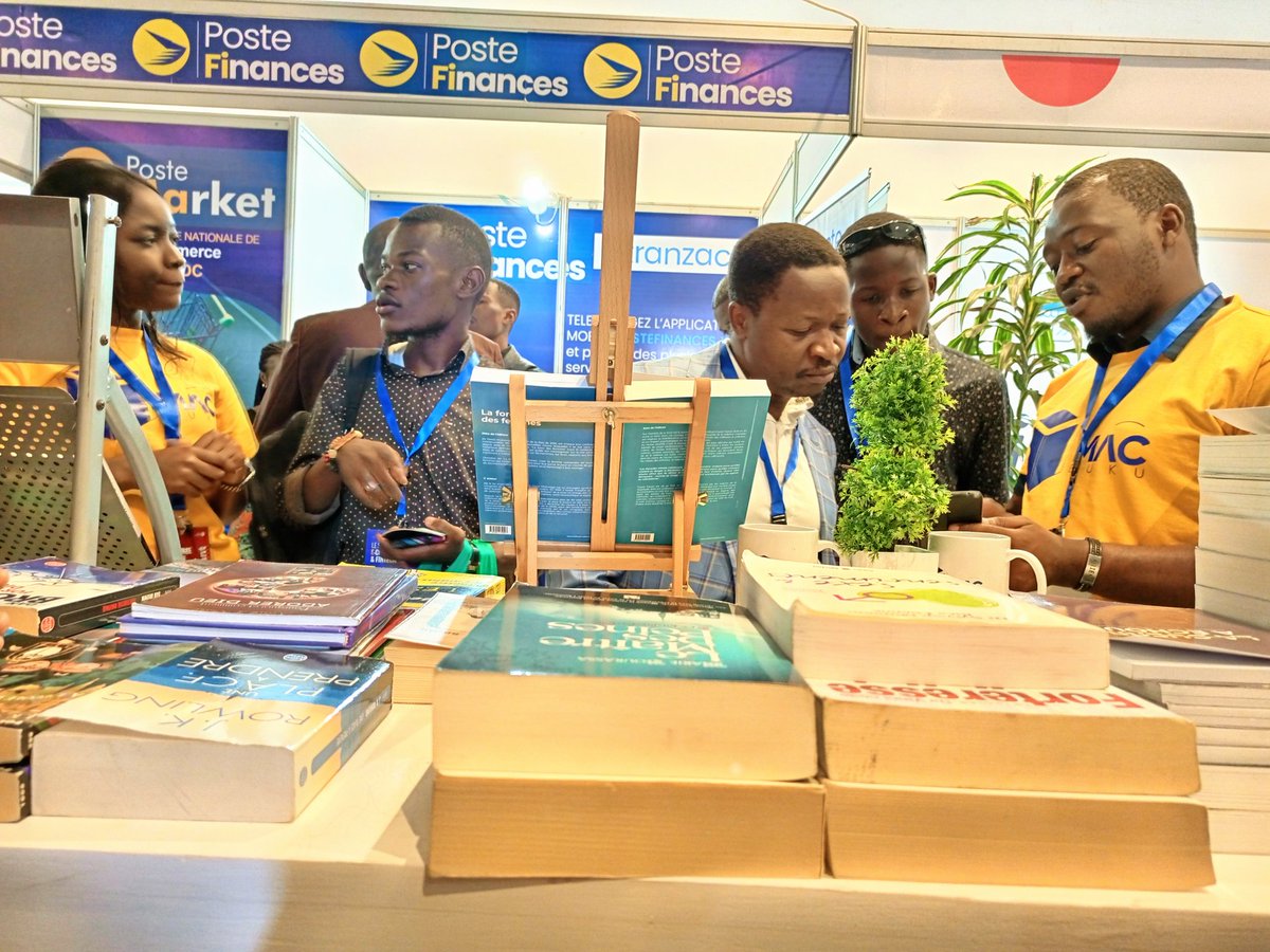MerdieBonginda's tweet photo. Merci à tous les visiteurs 
#Sensibilisation 
#Ambassadeurs
#Macbuku
#BibliothèqueNumérique
#LibrairieMobile
#TBA
#SEF2023 @ChristellaMot @IlusJeannot @KabwikaBen https://t.co/HiVMI6tGhT