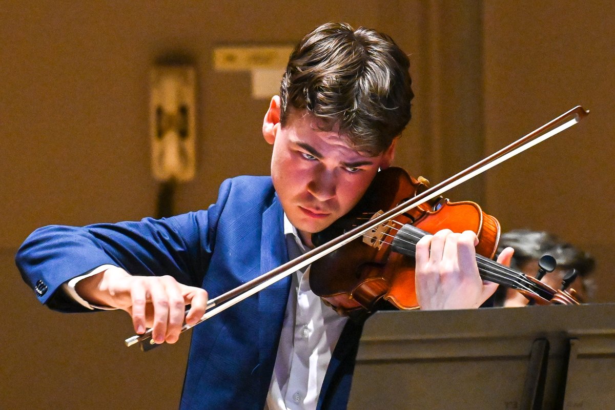Patrick Paradine, violin

🏆 The Piccolo Prix ($1,000)

📸 Fred Cattroll | #NACOBursary
