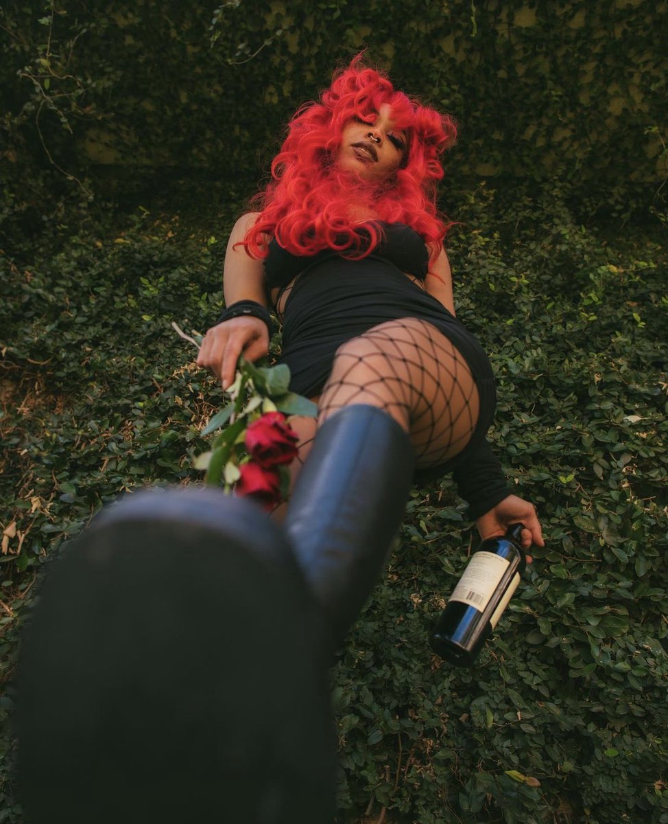 Kieraplease's tweet photo. quote this with photos from a photoshoot where you look cute https://t.co/gAKxE3ie0l