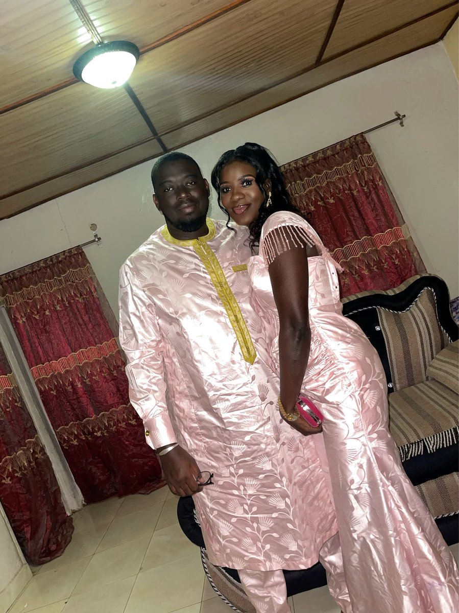 Adam_Jobe21's tweet photo. Eid Greetings from Mine To Yours
#Eid2k23
#Happywife
#HappyFamily https://t.co/7wGFOzoNTY