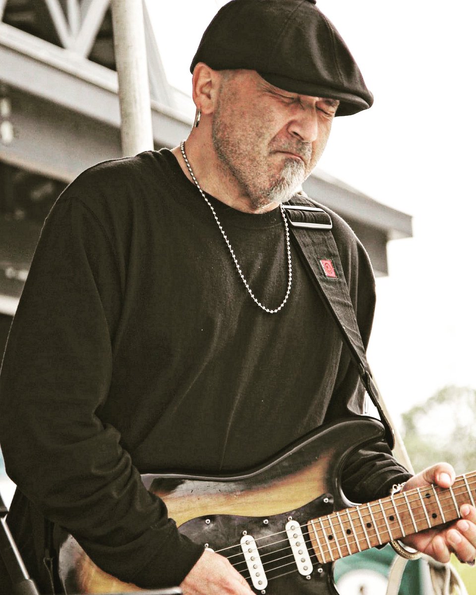 Blues Sunday returns with blues hall of fame member Frank Cosentino and his band! Check out this guitar virtuoso and his guitar driven blues influenced by Jimi Hendrix and the 3 Kings! @Molson_Canadian @TOBluesSociety @COSENTINOFRANK @LiveMusicCda @ears2dground @DanforthAvenue